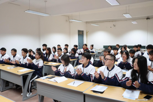 不负韶华追梦行 笃行致远担使命石河子工程职业技术学院2023年学生会述职评议大会